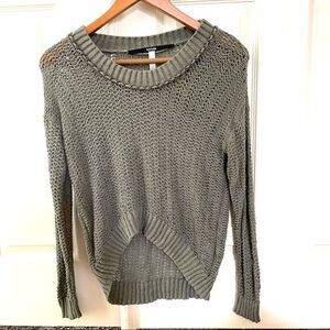 Kensie olive green  long sleeved sweater S